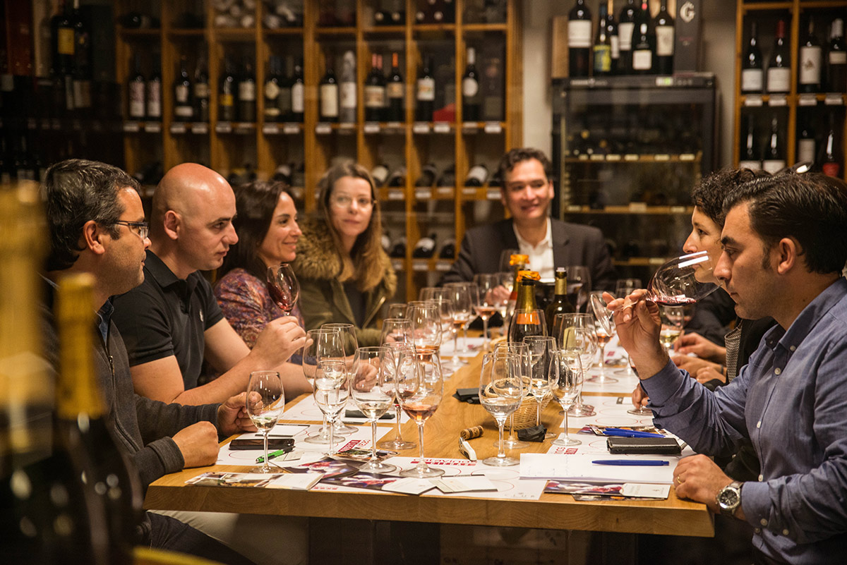 Catavinos wine distributors & store Living in Mallorca