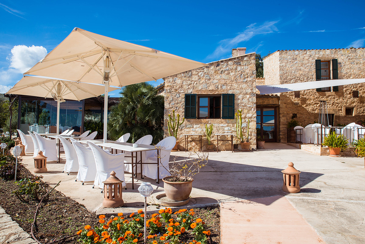 Cases de Son Barbassa boutique hotel Living in Mallorca