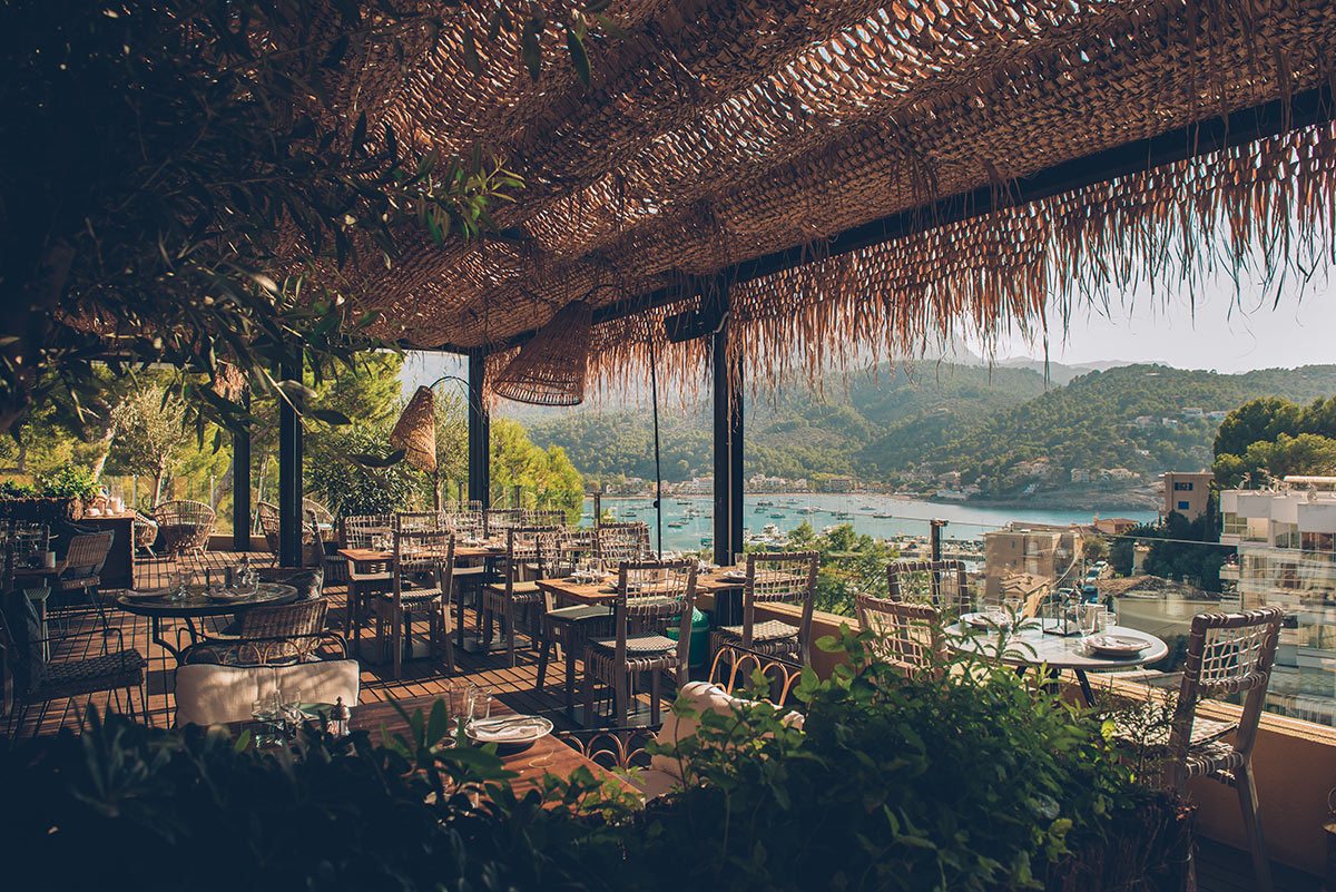 index finger Make a name Abstraction Armin Fischer: the designer of Bikini Island & Mountain Hotel Port Soller - Living in Mallorca index finger Make a name Abstraction Armin Fischer: the designer of Bikini Island & Mountain Hotel Port Soller - Living in Mallorca