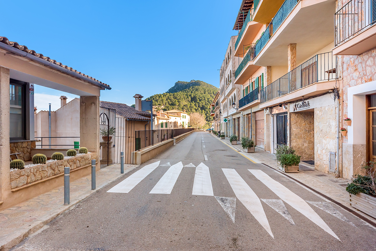 Property for sale in Banyalbufar Living in Mallorca