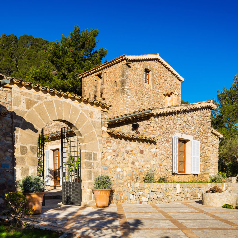 Property for sale in Banyalbufar Living in Mallorca