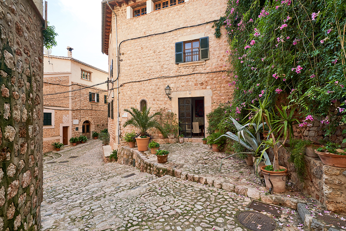 A traditional village house for sale in Fornalutx Living in Mallorca