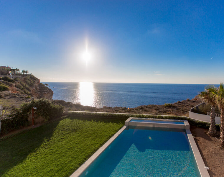 Frontline villa for sale in Port Adriano
