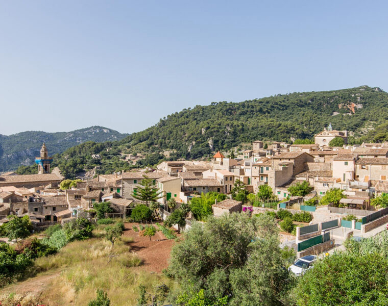 Title Renovated house for sale in Valldemossa