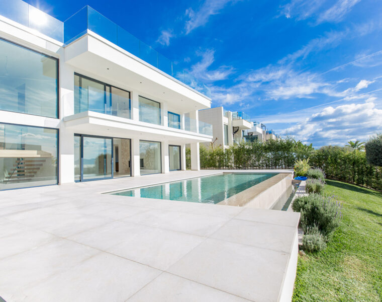 Luxury Second Line Modern Villa for sale in Alcudia