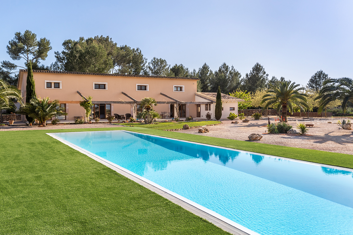 Charming, private country home with stunning views for sale in Algaida