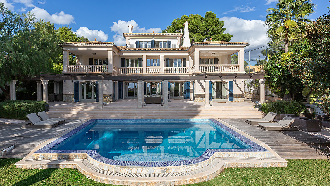 Property for sale in Bendinat Living in Mallorca