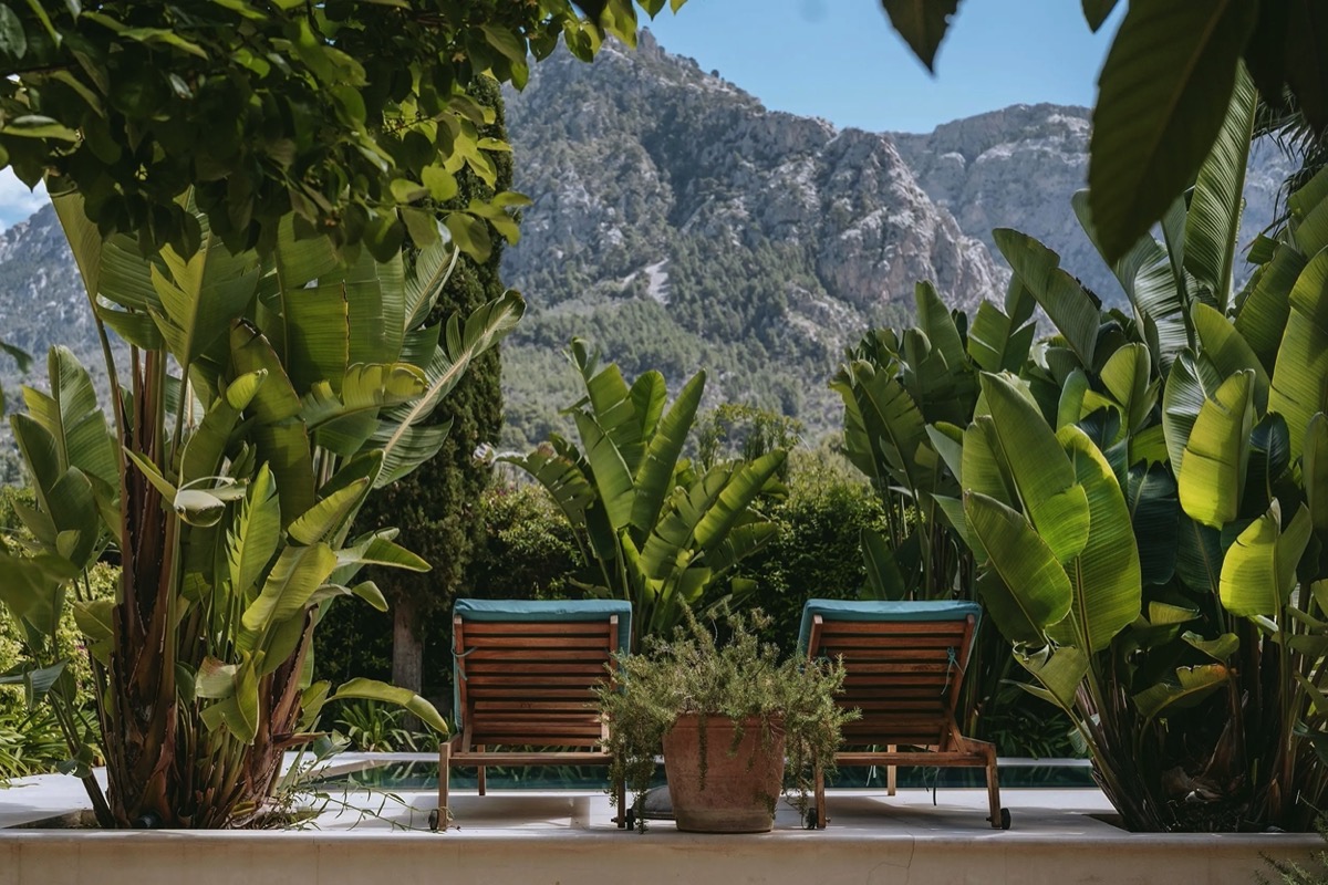 GRAND TOWNHOUSE WITH POOL AND ROOF TERRACE close to Sóller Living in