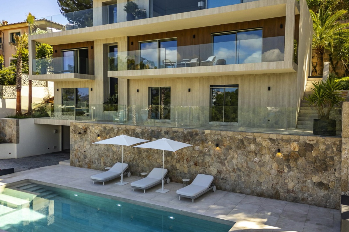 Villa for sale in Santa Ponsa