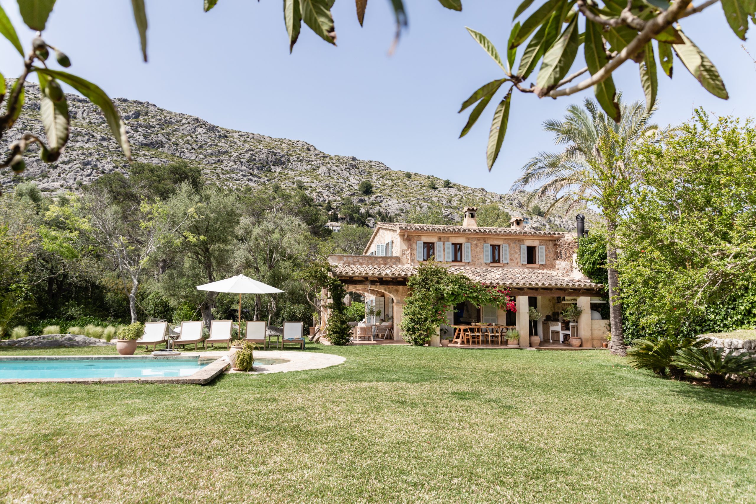 beautiful-finca-with-garden-and-pool-just-minutes-from-pollensa-under
