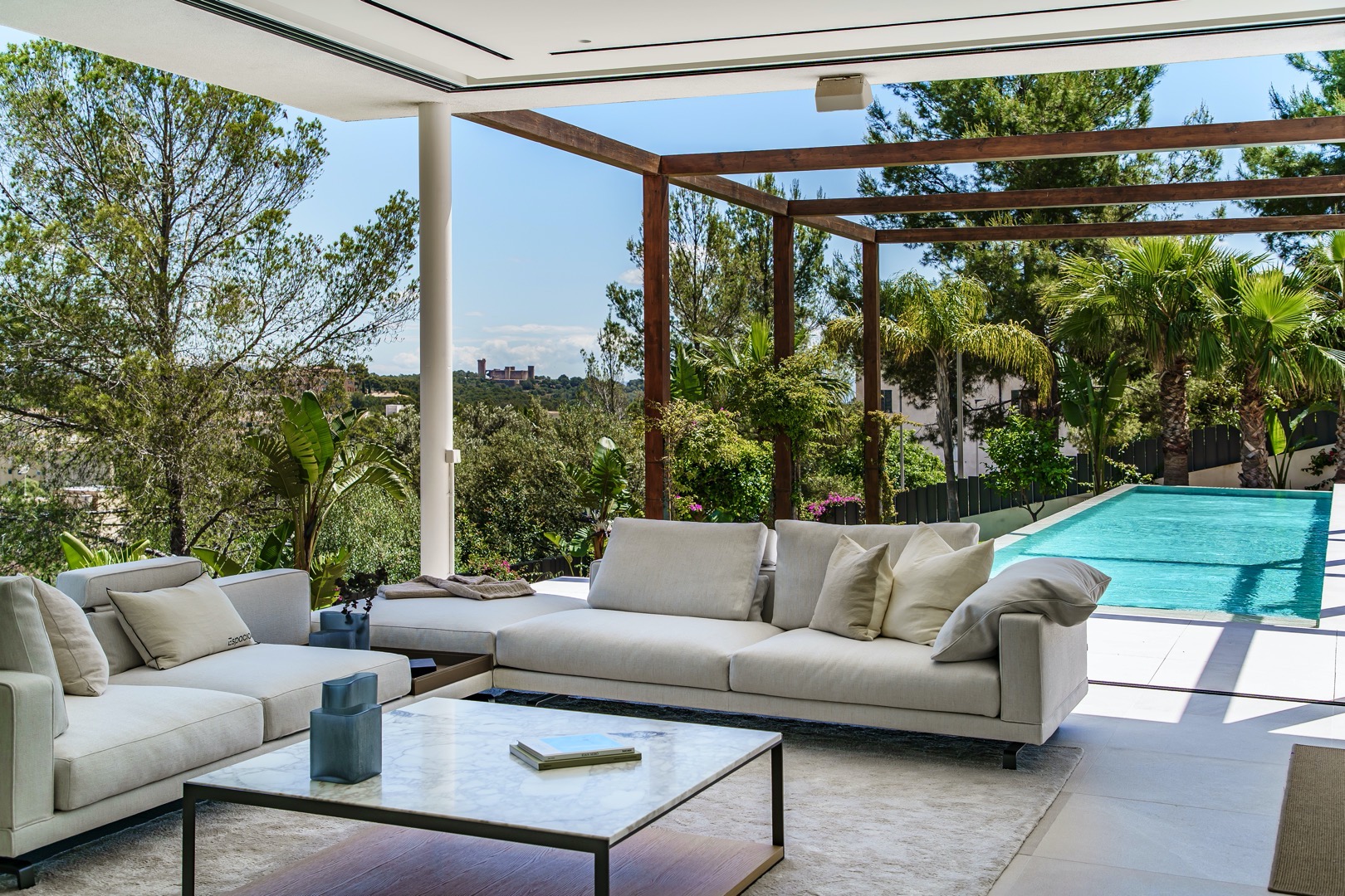 Exquisite villa with stunning mountain views near palma