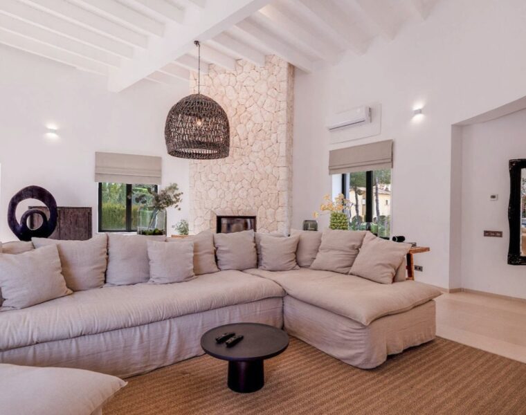Villa for sale in Santa Ponsa