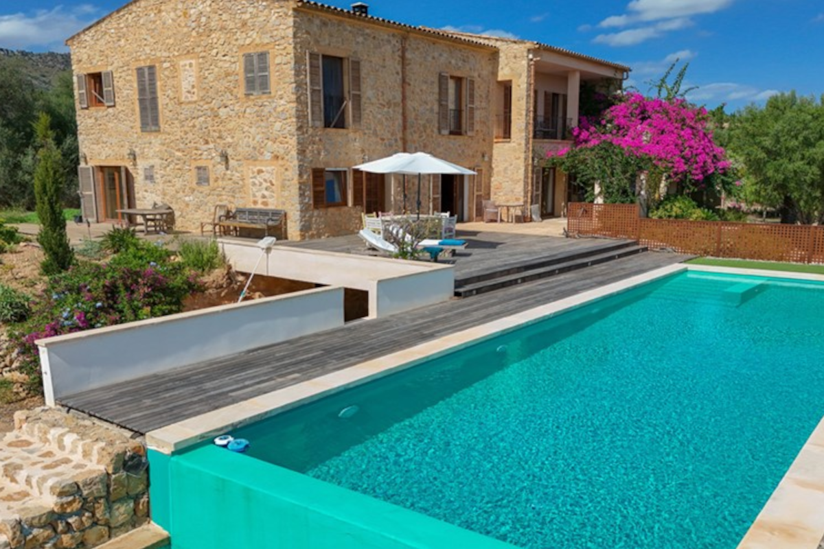 spacious-countryside-finca-with-holiday-licence-and-pool-near-sant