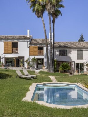 Country Home in Establiments