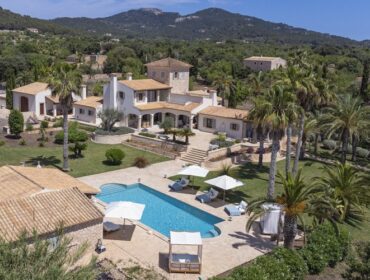 Elegant country finca for sale in felanitx with pool and panoramic countryside views