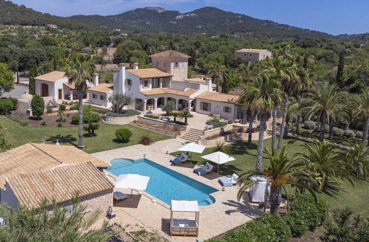Elegant country finca for sale in felanitx with pool and panoramic countryside views