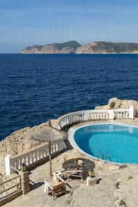 Seafront apartment for sale in Santa Ponsa