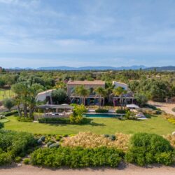 Exceptional luxury estate with private golf course and guesthouse for sale in llucmajor