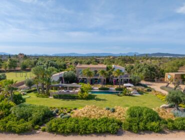 Exceptional luxury estate with private golf course and guesthouse for sale in llucmajor