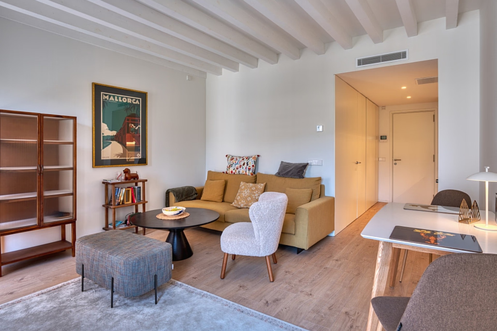 Elegant light-filled apartment in Palma’s historic old town - Living in ...