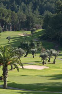 Villas for sale in Bendinat by the golf course
