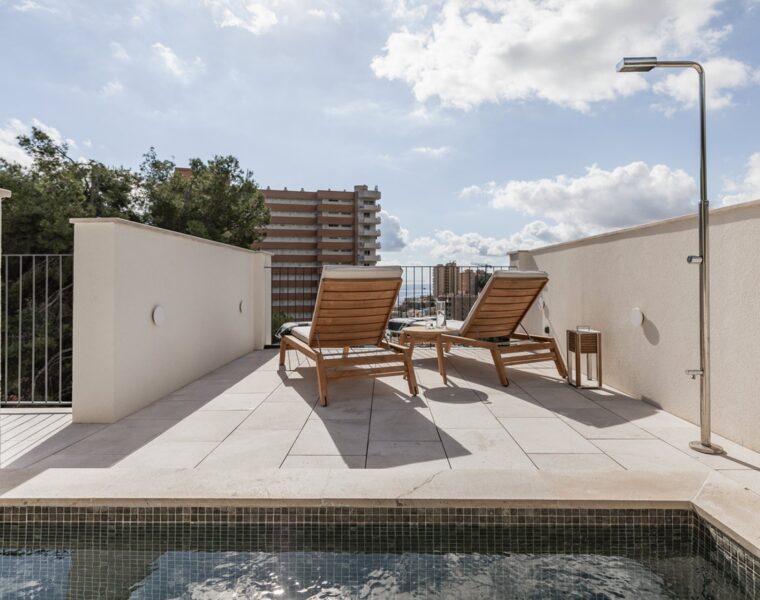 Bright poolside ground-floor home with terrace in cala mayor - 670.000€