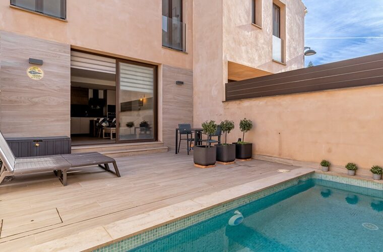 Contemporary mediterranean townhouse for sale with pool rooftop terrace in santa maria