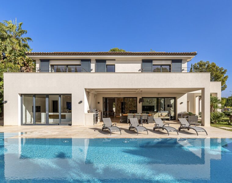 Contemporary sea view villa for sale in santa ponsa