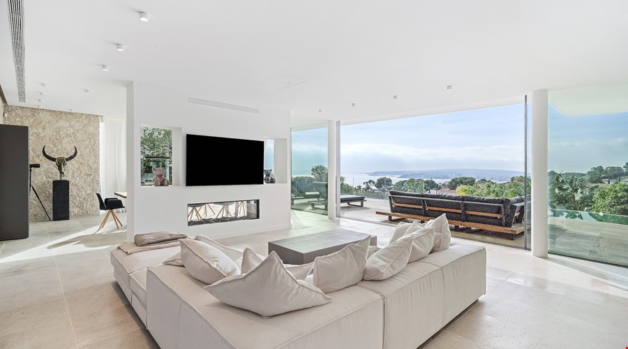 Luxury villa for sale with lift, private garden and spacious garage in portals nous Costa den Blanes villa for sale