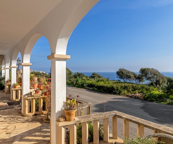 Sea-view villa for sale with saltwater pool and rental licence in cala figuera