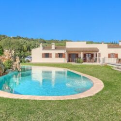 Elegant country finca for sale in felanitx with pool and panoramic countryside views
