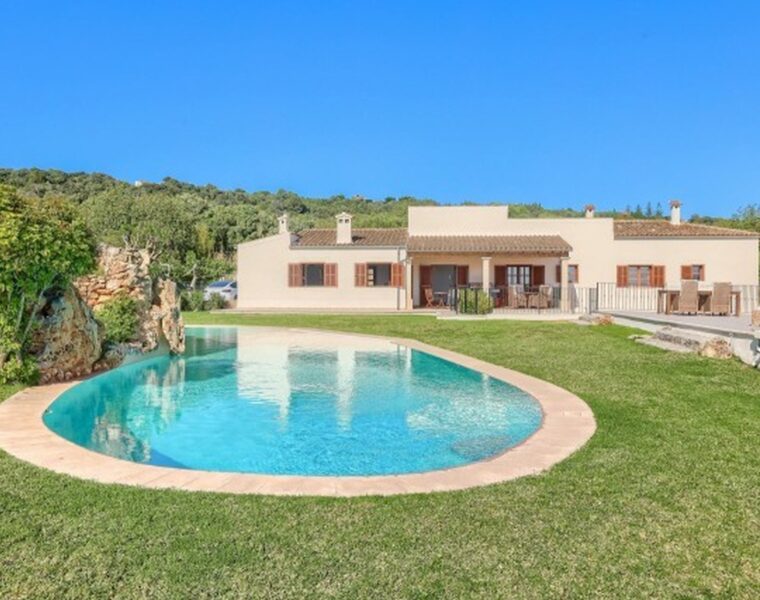 Elegant country finca for sale in felanitx with pool and panoramic countryside views