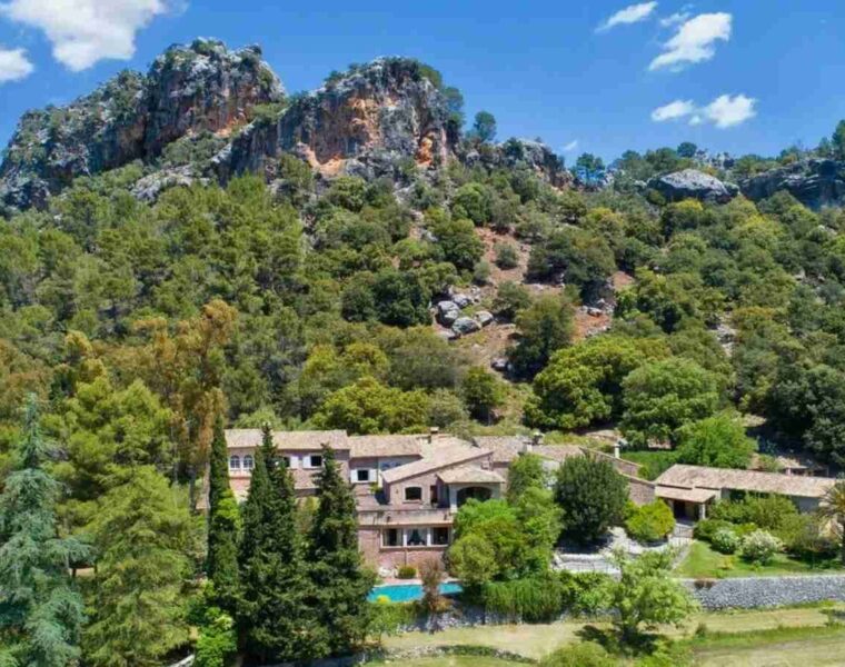 Contemporary country home with pool and gardens in pollensa - 5.200.000 €