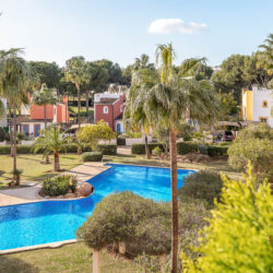 Spacious three-bedroom penthouse with private roof terrace for sale in santa ponsa