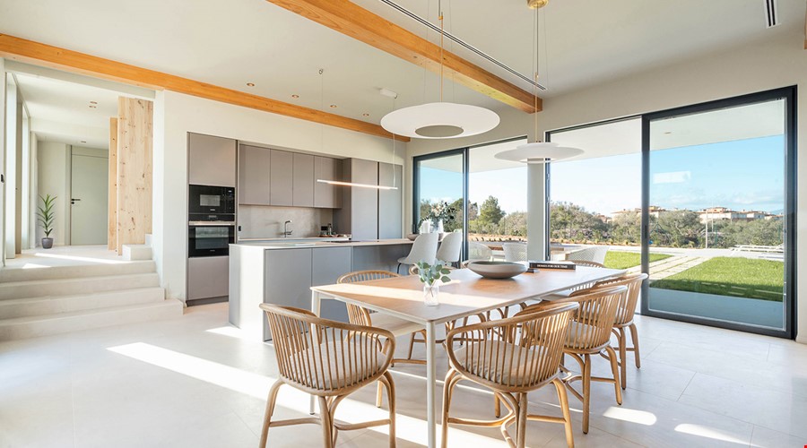 New-build villa for sale with landscaped garden, pool, terraces and golf proximity in son gual