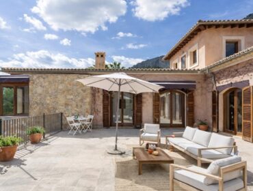 Elegant six-bedroom country house for sale in bunyola with guest casita, tower and pool