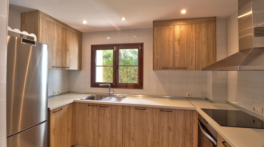 Refined mediterranean villa with golf and countryside views in santa ponsa - 2.450.000€ Golf-front villa for sale in santa ponsa with private pool in ses penyes rotges