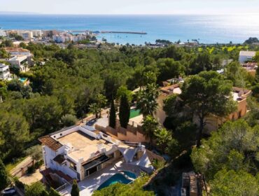 Sea-view luxury villa for sale in costa d’en blanes with pool, lift and wellness spaces
