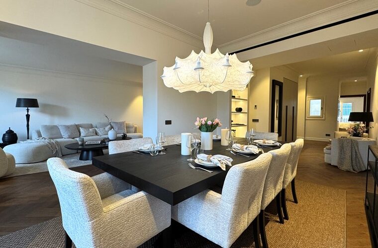 Refined three-bedroom city apartment with elegant interiors in palma