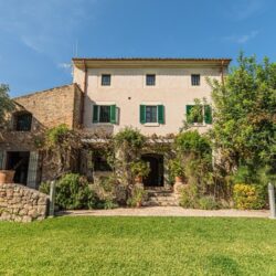 Expansive country estate with guest houses, tennis court and olive groves for sale in pollensa