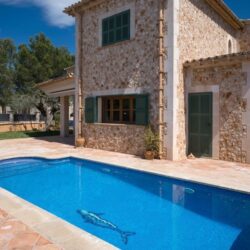 5 bedroom villa with garden, pool and garage for sale in pòrtol
