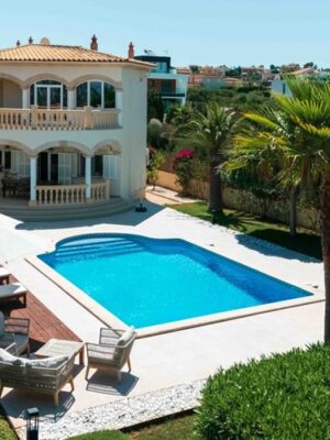 Sea-view villa with pool and panoramic balconies for sale in palma
