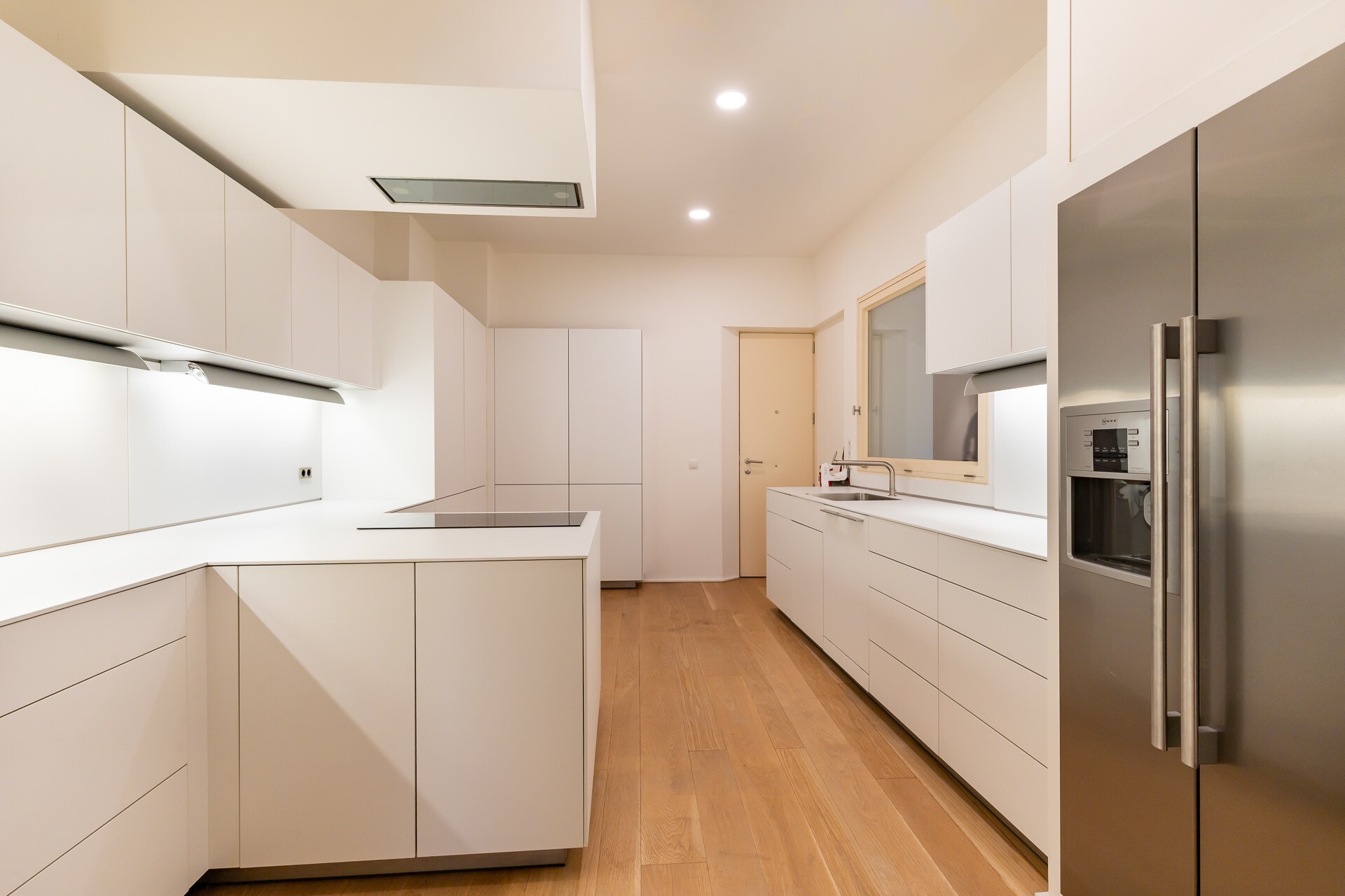 Refined apartment overlooking santa catalina church for sale in palma