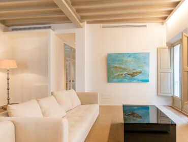 Refined apartment overlooking santa catalina church for sale in palma
