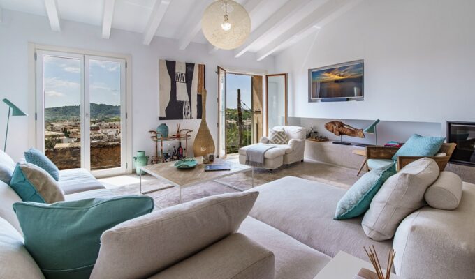 Timeless townhouse with pool in alaró - 799.000€