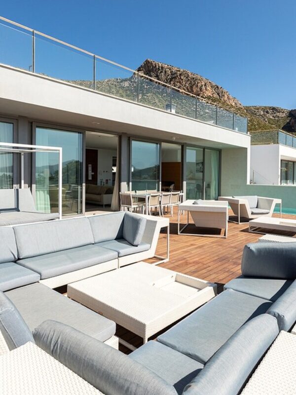 Modern coastal villa with panoramic bay views for sale in puerto pollensa