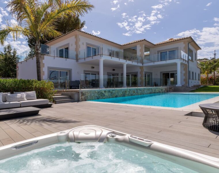 Contemporary five-bedroom sea-view villa for sale in santa ponsa