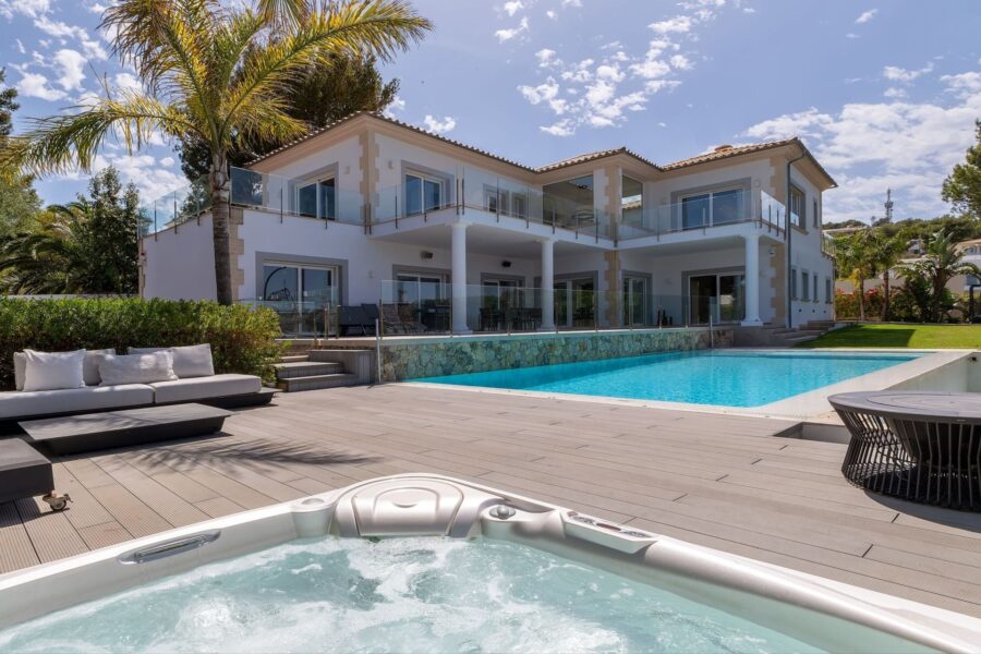 Contemporary five-bedroom sea-view villa for sale in santa ponsa
