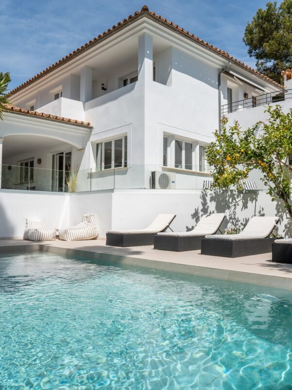 Recently renovated four bedroom villa with pool and garden in santa ponsa