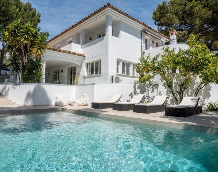 Recently renovated four bedroom villa with pool and garden in santa ponsa